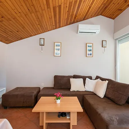 Apartment Ivanka Dujmovic *